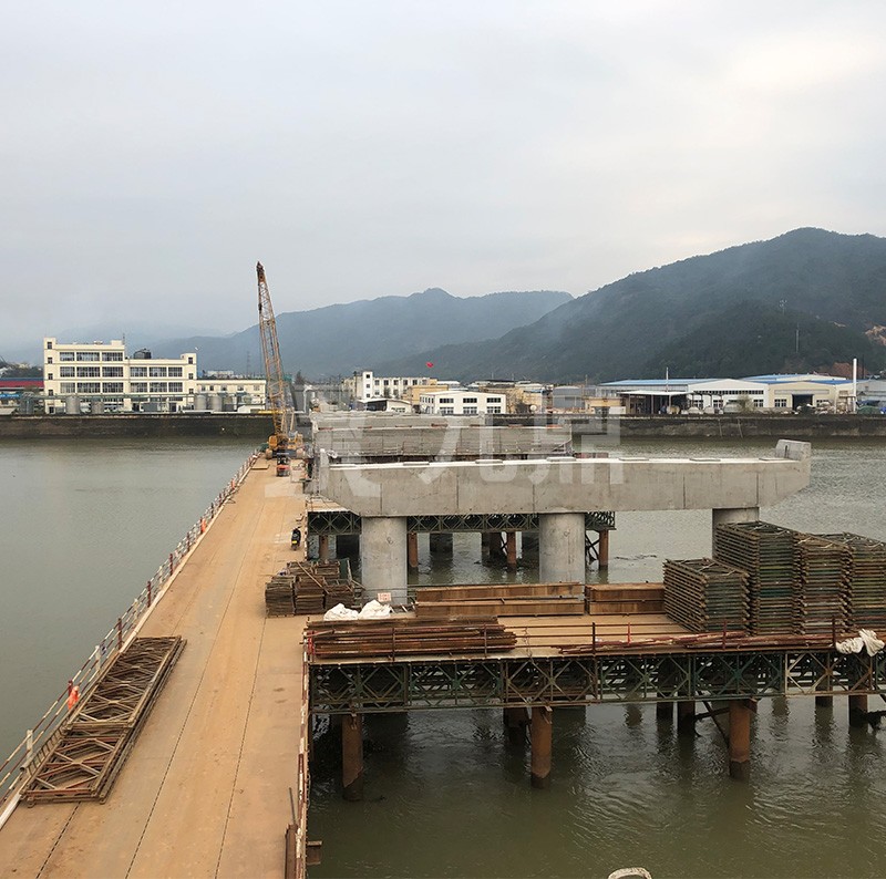 鋼平臺(tái)施工工藝及鋪設(shè)要求